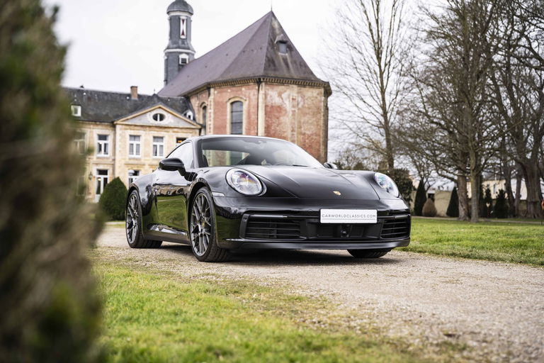 Porsche 992 Carrera 4S