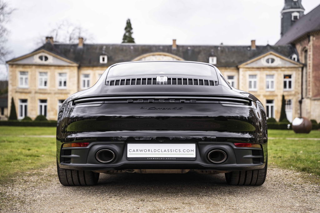 Porsche 992 Carrera 4S