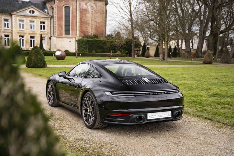 Porsche 992 Carrera 4S