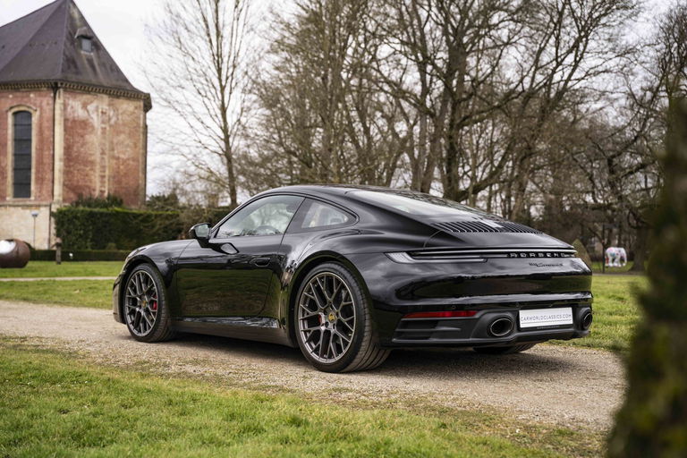 Porsche 992 Carrera 4S