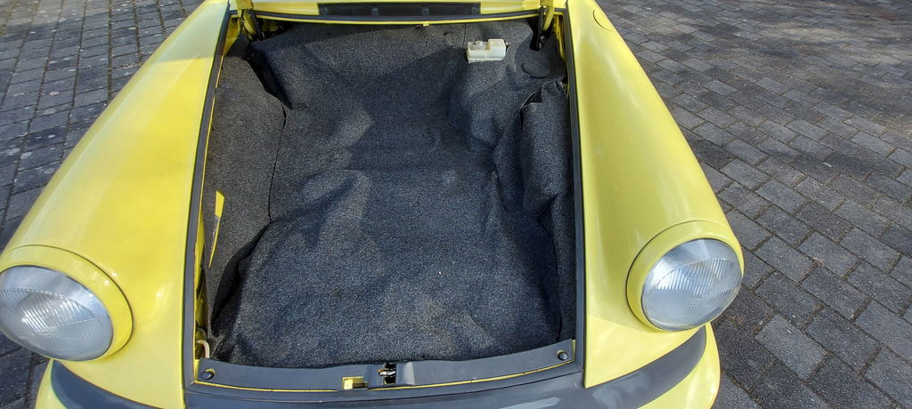 Porsche 911 Carrera 3.2 (KAT)