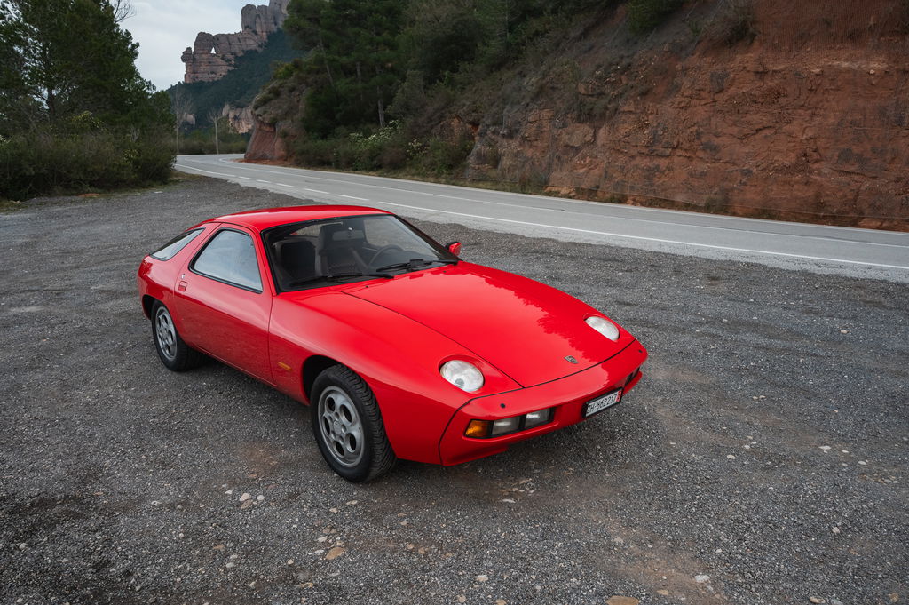 Porsche 928