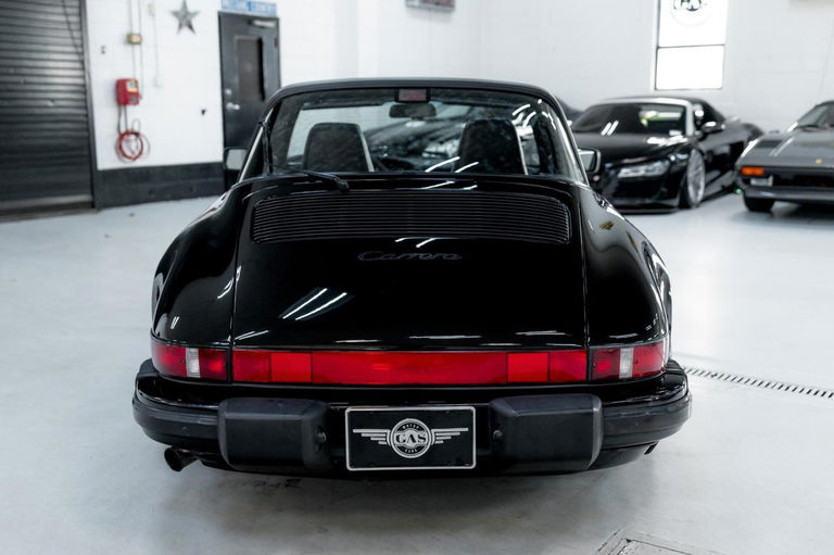 Porsche 911 Carrera 3.2 (US)