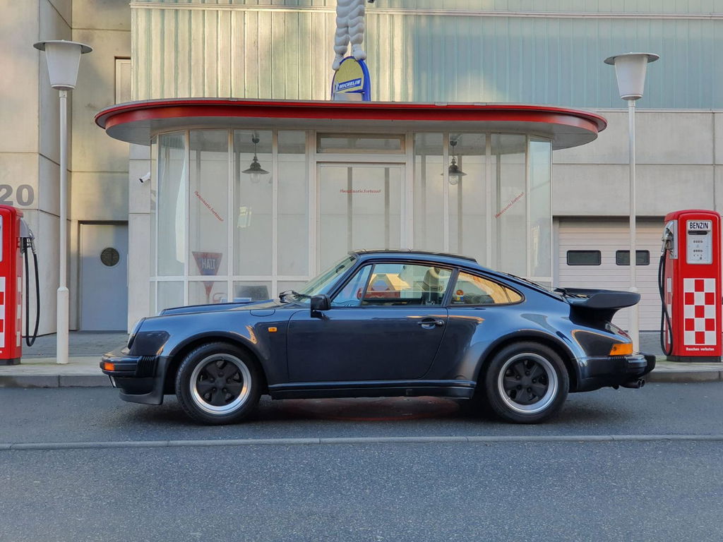 Porsche 911 Turbo 3.3