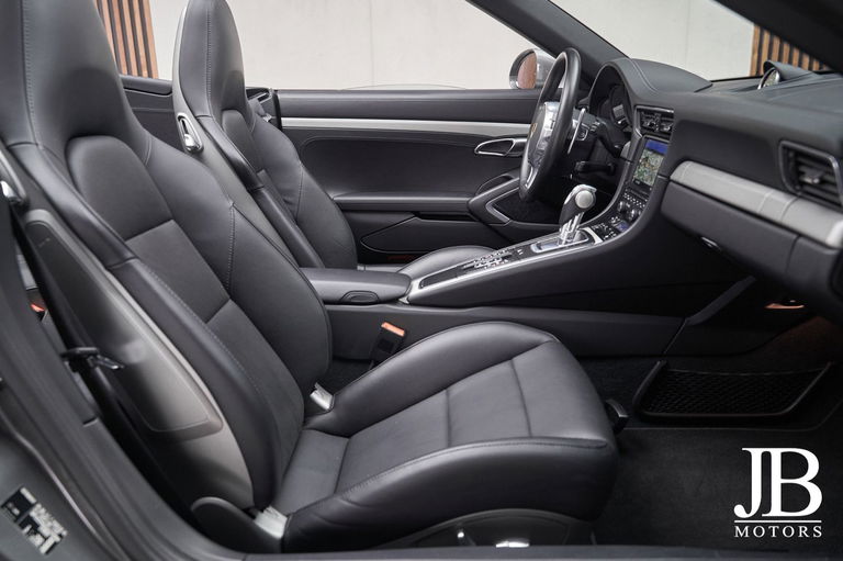 Porsche 991 Carrera 4 GTS