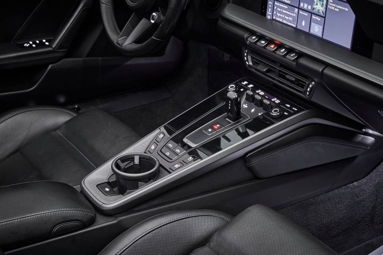 Porsche 992 Carrera 4S