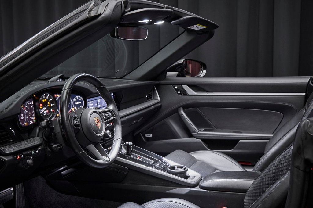 Porsche 992 Carrera 4S