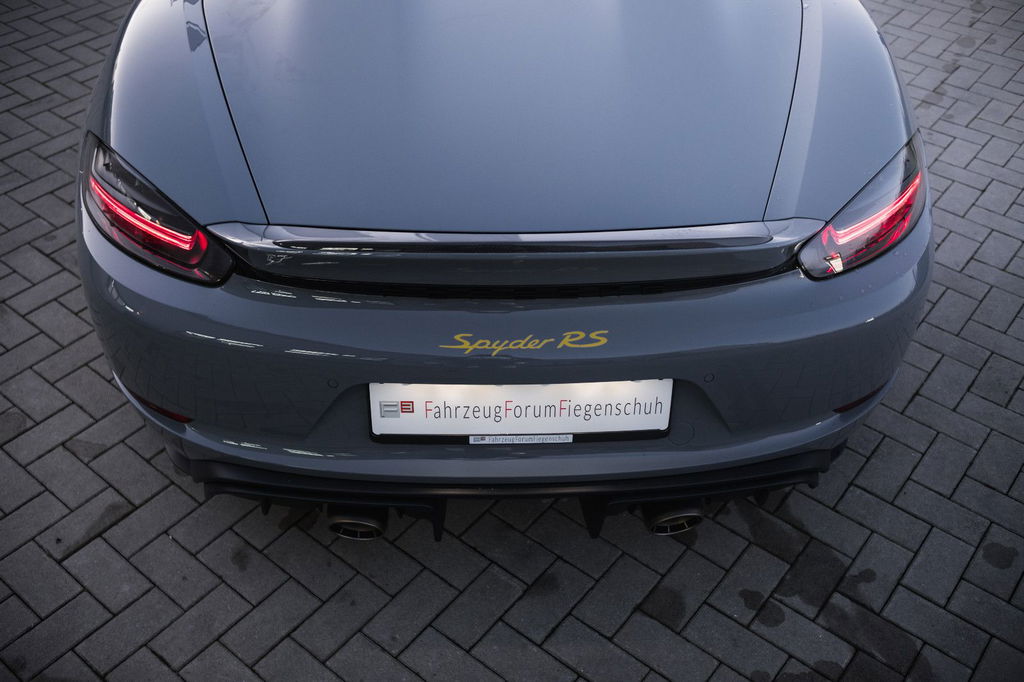 Porsche 718 Spyder RS