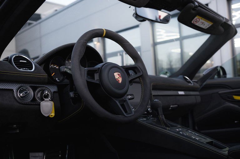 Porsche 718 Spyder RS