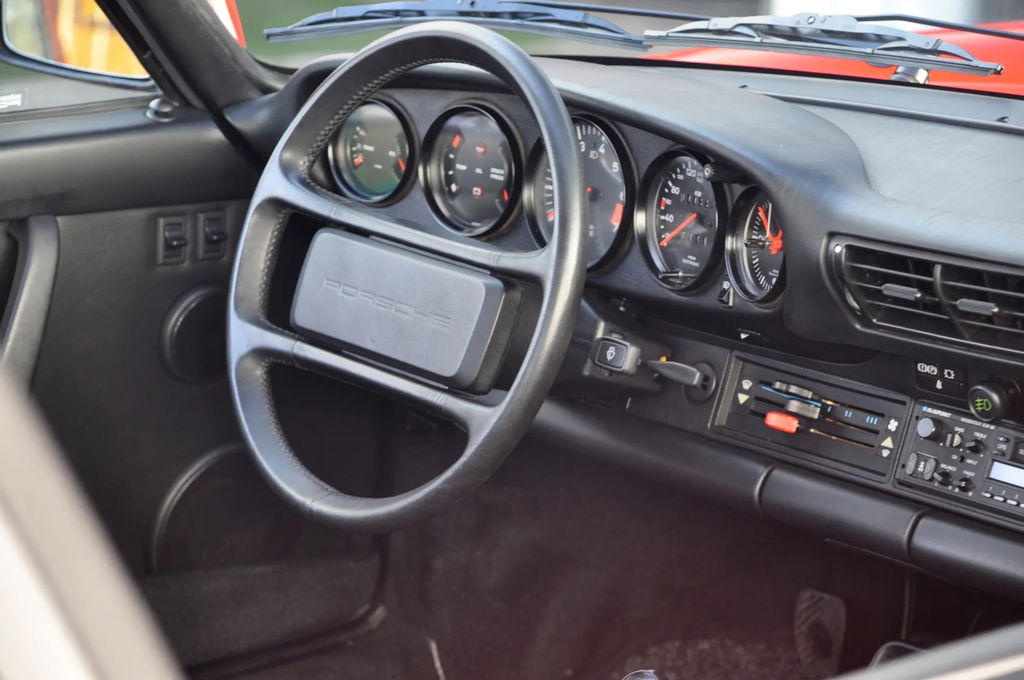 Porsche 911 Carrera 3.2