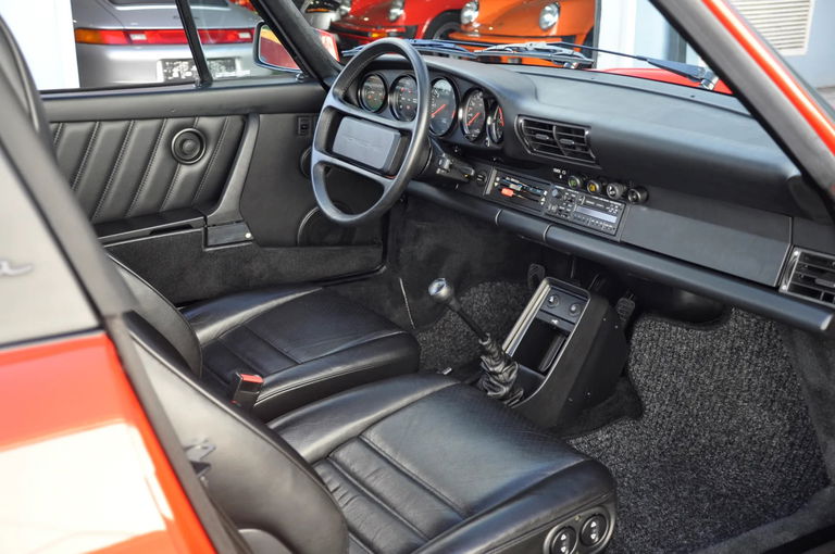 Porsche 911 Carrera 3.2