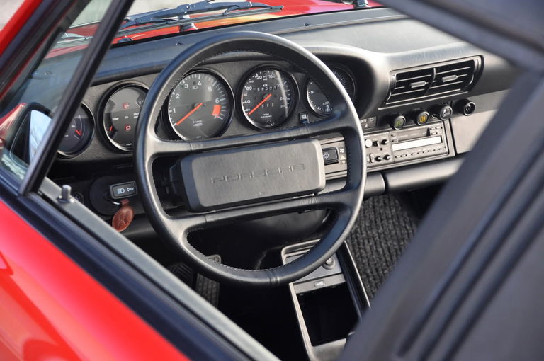 Porsche 911 Carrera 3.2