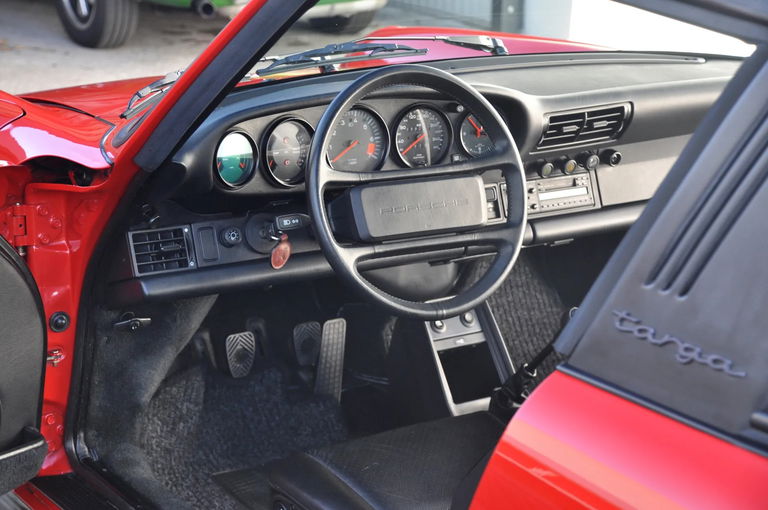 Porsche 911 Carrera 3.2