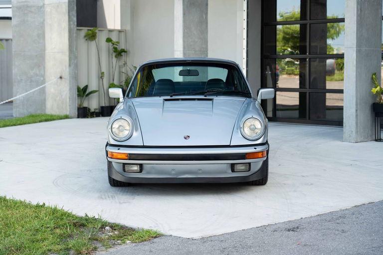 Porsche 911 Carrera 3.2 (US)