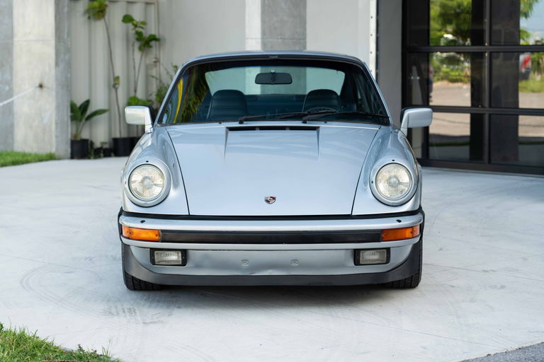 Porsche 911 Carrera 3.2 (US)