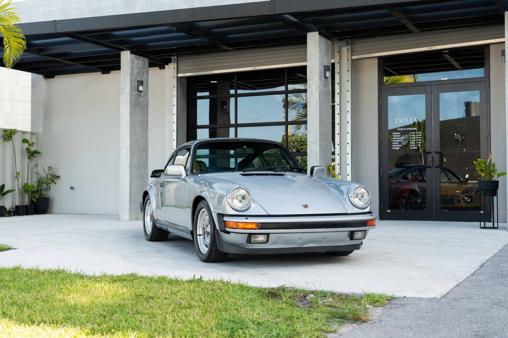 Porsche 911 Carrera 3.2 (US)