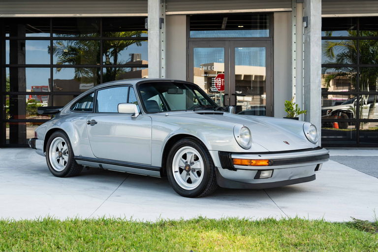 Porsche 911 Carrera 3.2