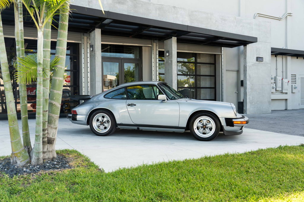 Porsche 911 Carrera 3.2 (US)
