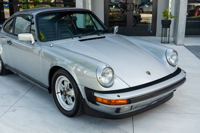 Porsche 911 Carrera 3.2 (US)