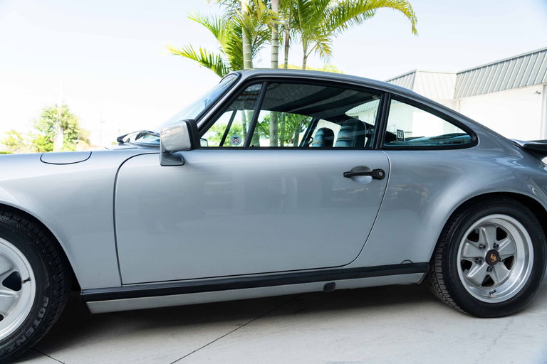 Porsche 911 Carrera 3.2 (US)