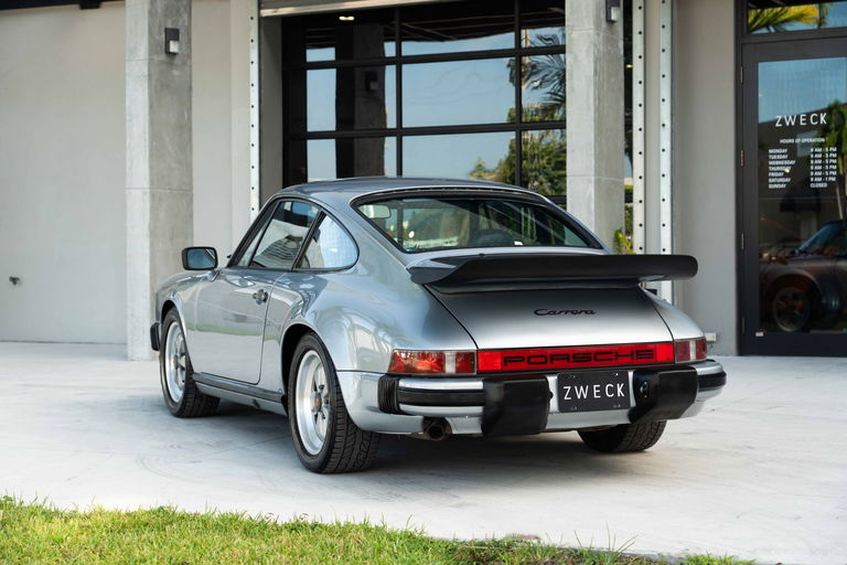Porsche 911 Carrera 3.2 (US)