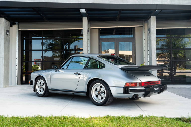 Porsche 911 Carrera 3.2 (US)