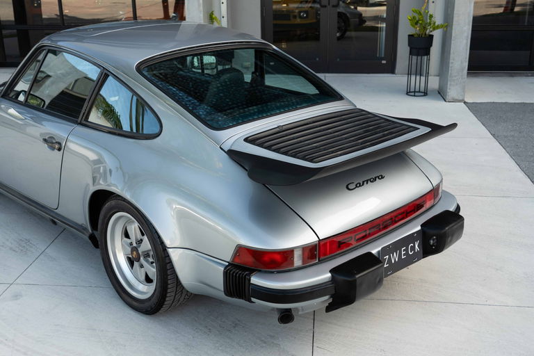 Porsche 911 Carrera 3.2 (US)