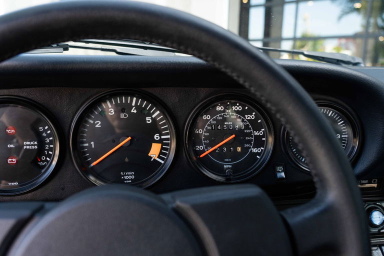 Porsche 911 Carrera 3.2 (US)