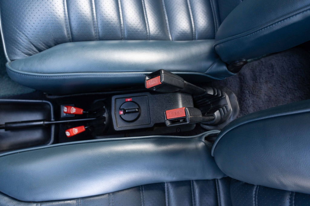 Porsche 911 Carrera 3.2 (US)