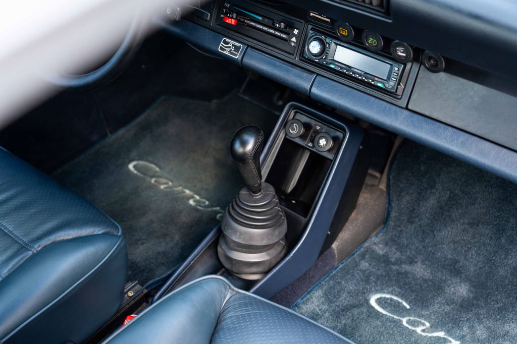 Porsche 911 Carrera 3.2 (US)