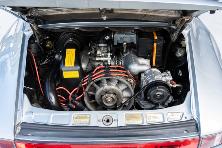 Porsche 911 Carrera 3.2 (US)