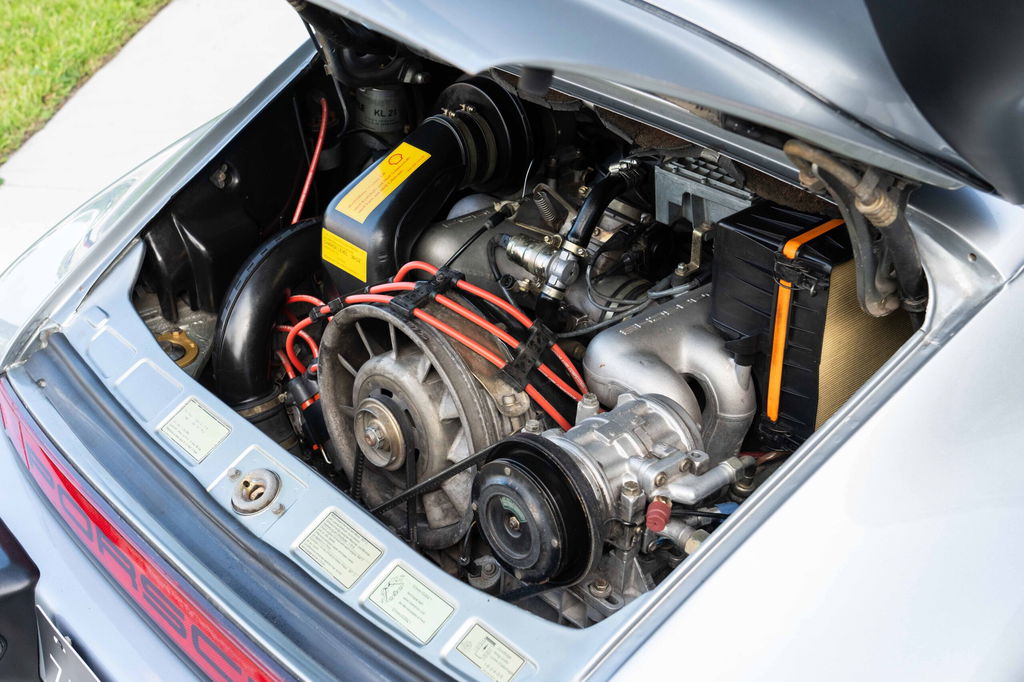 Porsche 911 Carrera 3.2 (US)