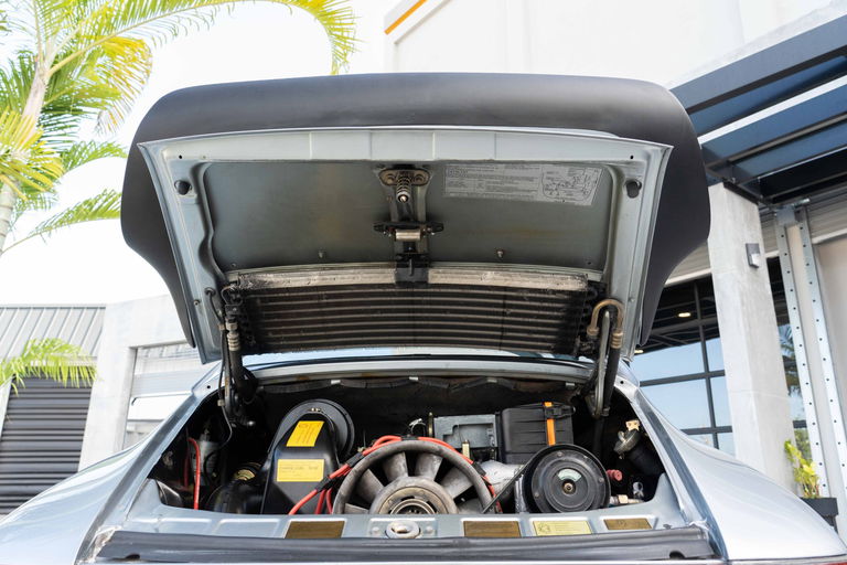 Porsche 911 Carrera 3.2 (US)