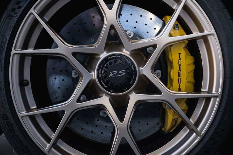 Porsche 718 Spyder RS