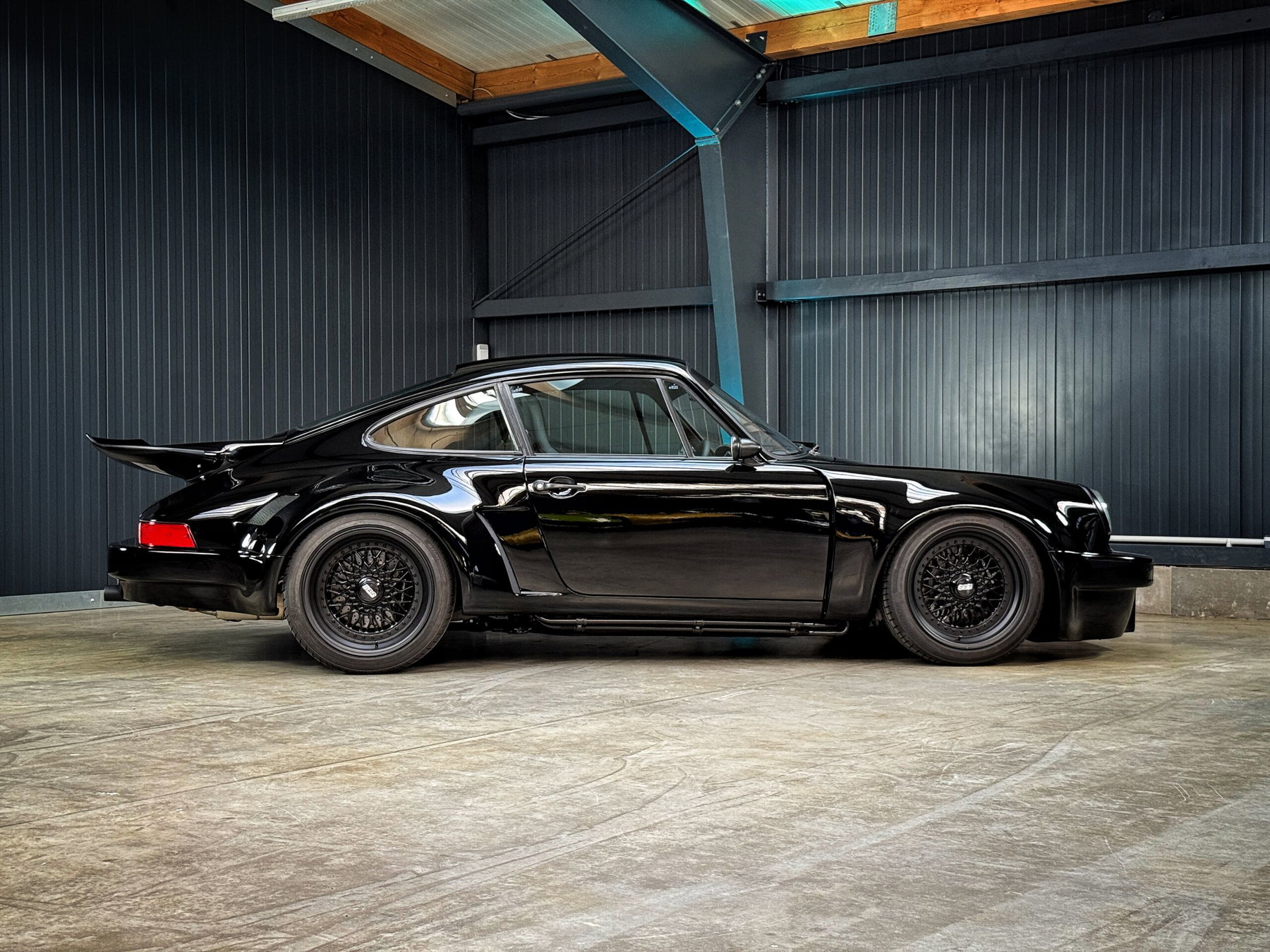 Porsche 930 レザーキャディバッグ Porsche 911 Backdate 1993 - elferspot.com - Marketplace for