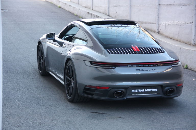Porsche 992 Carrera 4S