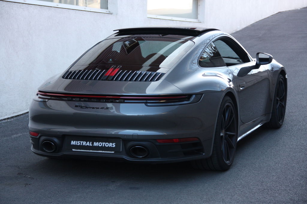 Porsche 992 Carrera 4S