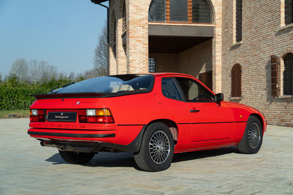 Porsche 924