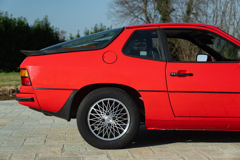 Porsche 924