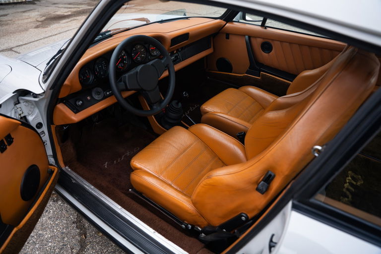 Porsche 911 Turbo 3.0 (US)