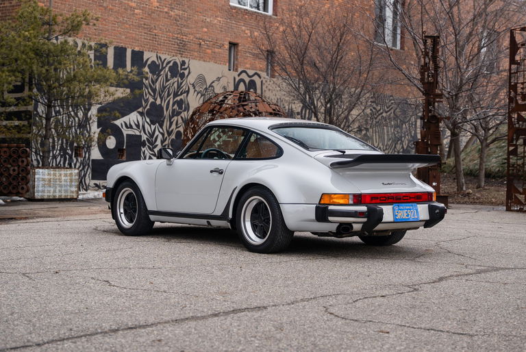 Porsche 911 Turbo 3.0 (US)