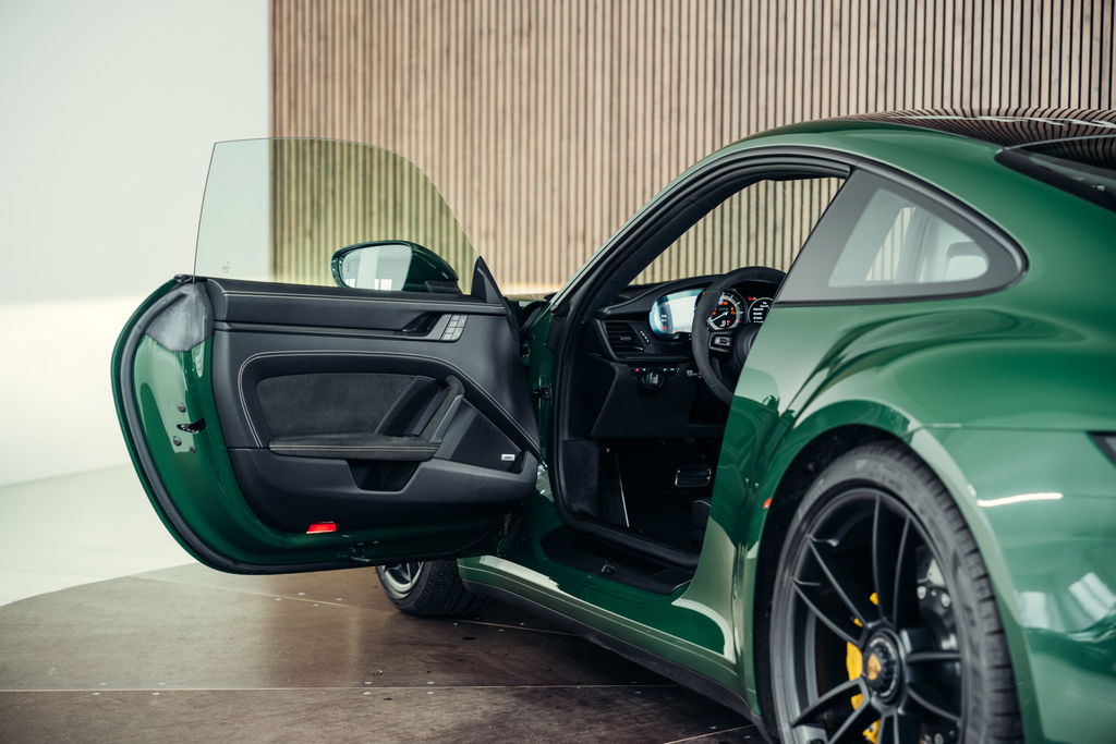 Porsche 992 Carrera GTS