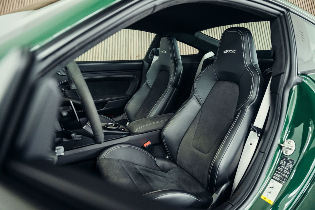 Porsche 992 Carrera GTS