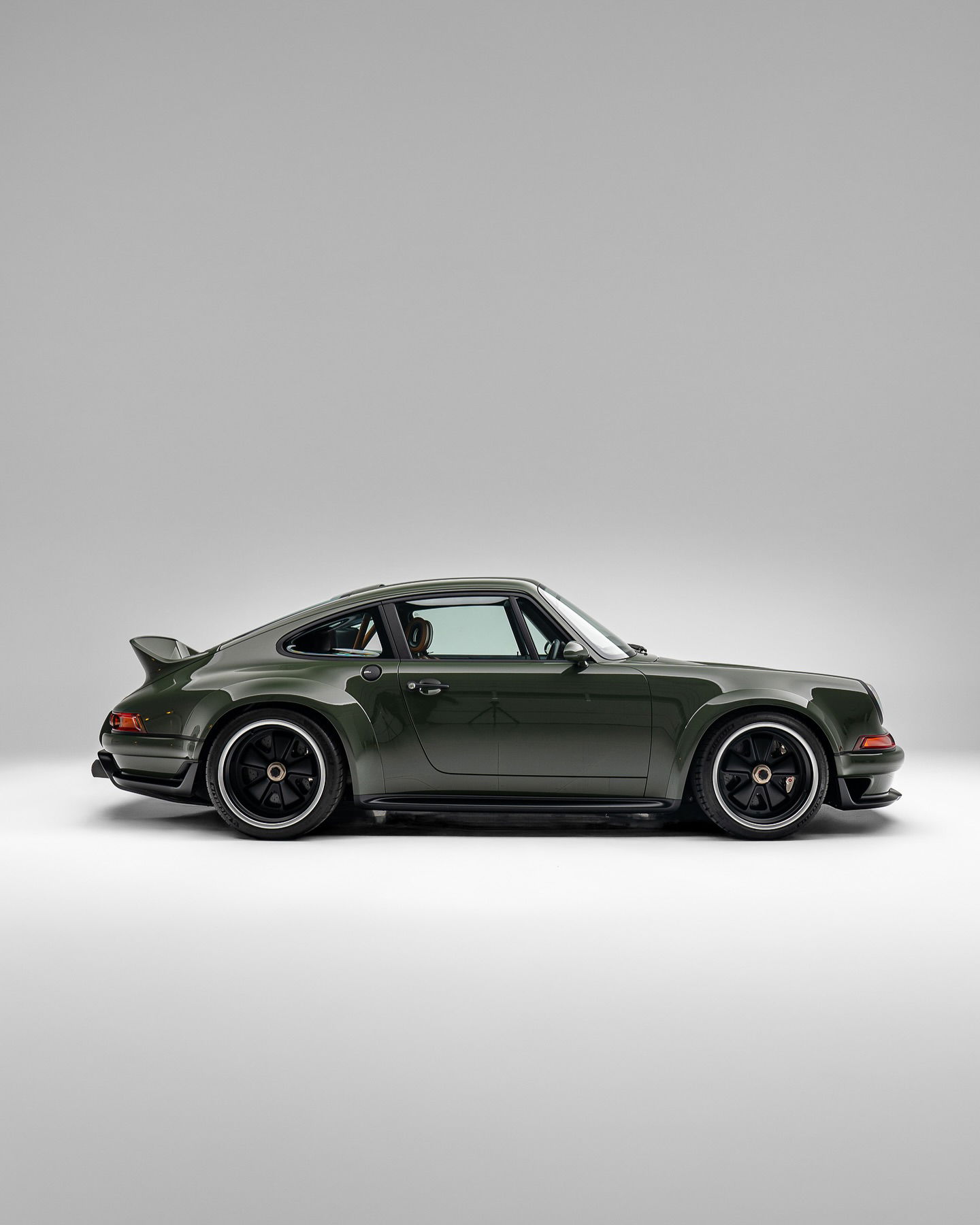 Porsche 911 Reimagined by Singer 1990 - elferspot.com