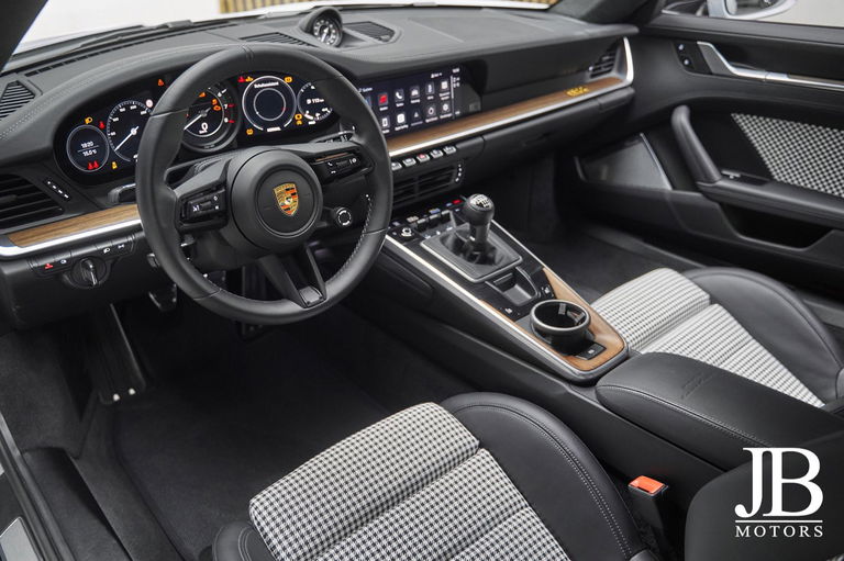 Porsche 992 Sport Classic