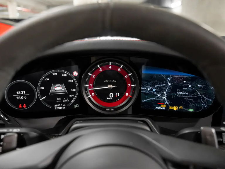 Porsche 992 Carrera 4 GTS