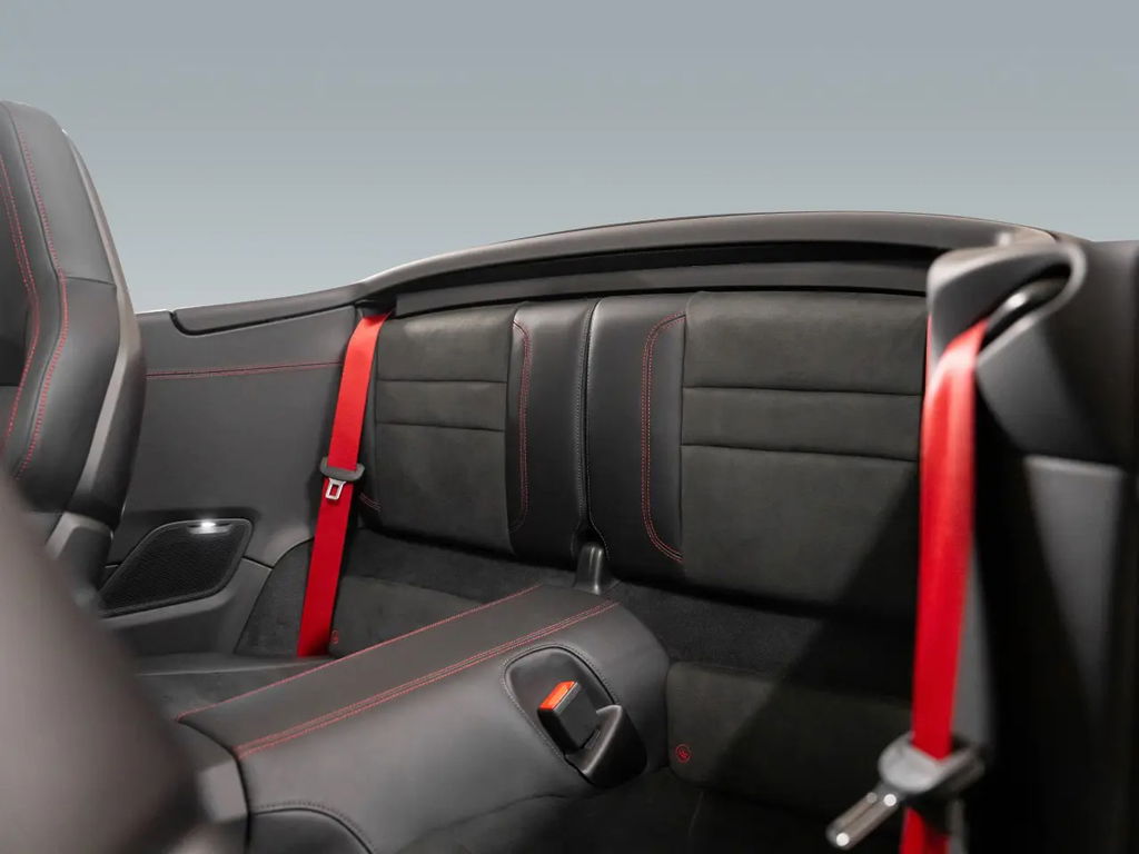 Porsche 992 Carrera 4 GTS