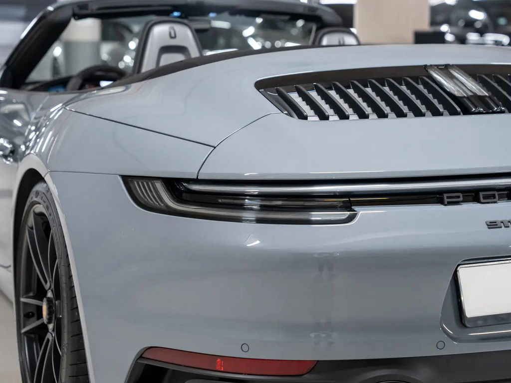 Porsche 992 Carrera 4 GTS