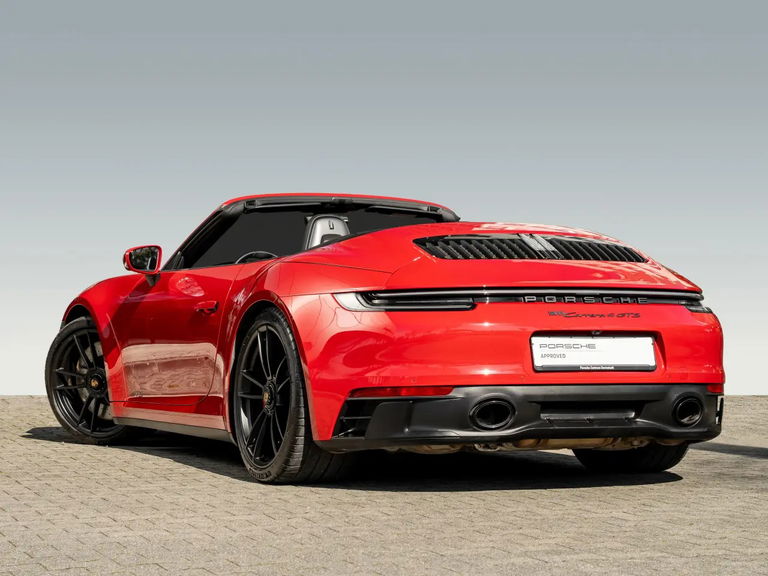 Porsche 992 Carrera 4 GTS