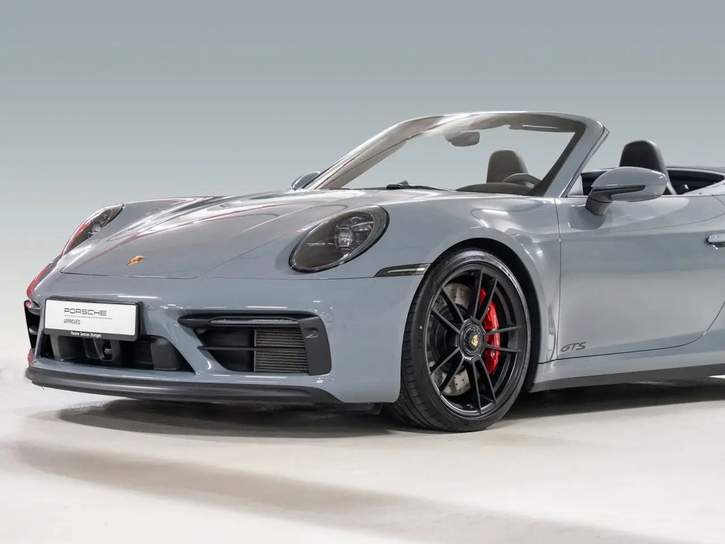 Porsche 992 Carrera 4 GTS